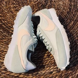 Nike Daybreak ‘barely green crimson tint’